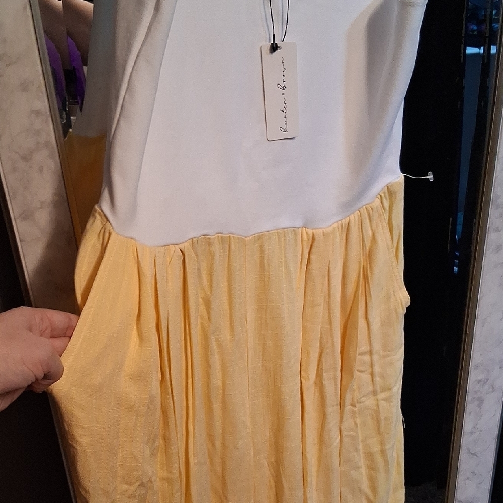 Elegant Two-Tone Jumpsuit in White and Yellow - Picture 3 of 6